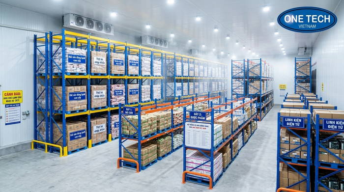 Chọn kệ kho lạnh theo nhóm hàng thực phẩm dược phẩm và linh kiện