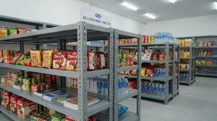 Kệ V lỗ cho kho siêu thị mini tại Đồng Nai chứa hàng nhẹ